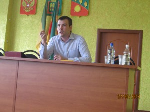 Юрий Ильин рассказал жителям Сердобска о нюансах капремонта